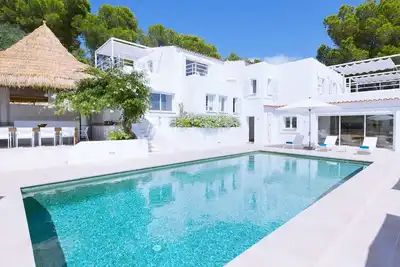 Image de Villa à San Jose avec 8 chambres à coucher, 16 couchages