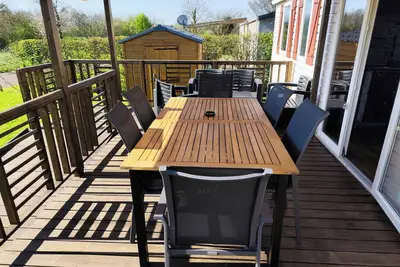 Image de Séjour idéal à 10 min de la mer – Mobil-home 8 pers. , piscines, camping 4★