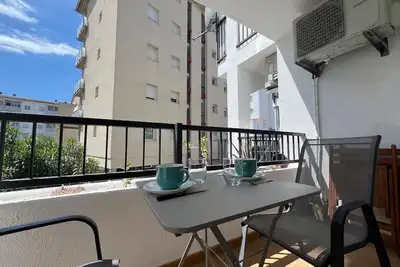 Image de Studio près de la plage avec terrasse Av-80