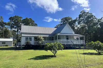 Image de House Overlooking a Private 12 Acre Lake And Only 4 Minutes To The Beach