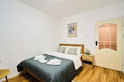 Image de Studio Near Airport • Walk to Nature
