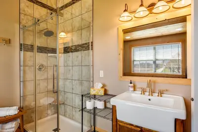 Image de Vintner's Loft - 3 bedroom house in the Town of Egg Harbor