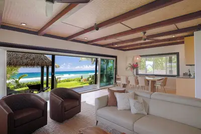 Image de Beachfront, Forever Sunset views. . Bali designed, Luxury Home w/ Ac Sleeps 8.