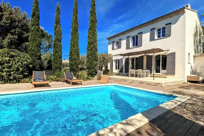 Image de L'oliveraie d'Ozilhan | Piscine | Climatisation