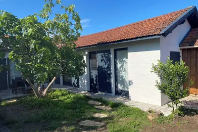 Image de Villa Le Figuier située idéalement dans un quartier paisible et central.