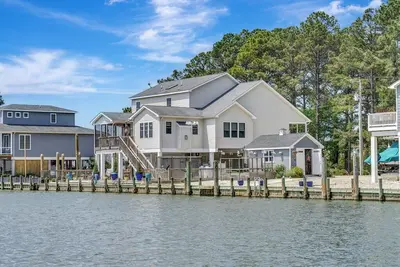 Your Song - Gorgeous Waterfront in Captain's Cove!