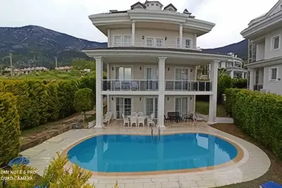 Spacious 5-bedroom villa with WiFi and Ac in serene Ölüdeniz