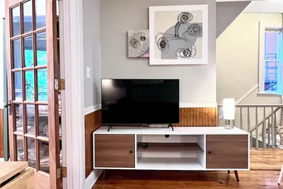 Image de Beautiful large apartment, fast commute to Nyc, Laundry, Parks!