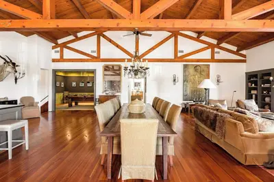 Image de Charleston Loft | Exclusive Party-Friendly Rental