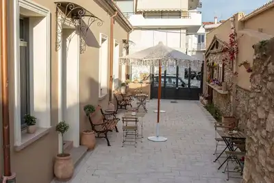 Strofilia Guest House