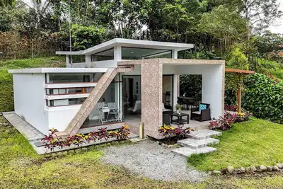 Charming 2-bedroom villa in superb Pedro Vicente Maldonado with WiFi
