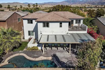 Image de Desert Oasis w/ Pool, Hot Tub, Outdoor Movie, Putting Green & More!