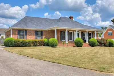 Image de Elegant 4-Br Retreat Near Augusta National in Serene Upscale Enclave