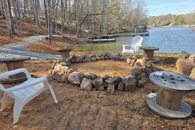 Image de Cozy 2-bedroom home on Lake Secession!