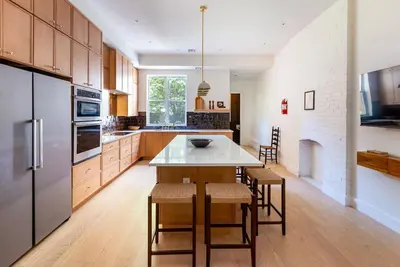Image de Historic Hamilton Heights Townhome|Newly Renovated