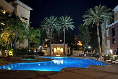 Image de Luxury Modern Condo w/Ps5, Bose sound, UltraFast WiFi, Kingbed+Sofabed+65'' Tv's