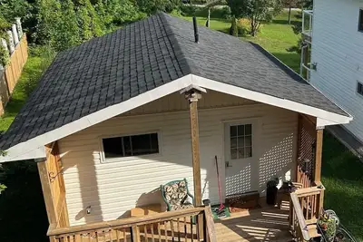 Image de Cabin peace & rest on Georgian Bay Tay Trail, 1min walk to beach, dock & fishing