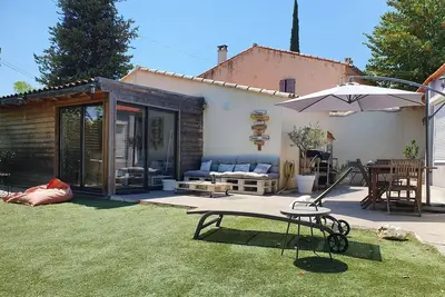 Image de Véritable petit cocon au pied du Garlaban avec piscine