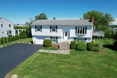 Image de Beaches And A Beautiful House! Just Missing You!