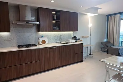 Image de Luxury 1br High-Rise Condo in Brentwood | Views, SkyTrain, Patio, Amenities