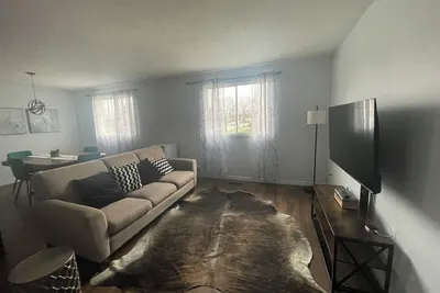 Image de Spacious 5-bedroom house, near attractions