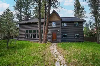 Image de The Conifer Lodge - Rustic & Grand! Sleeps 35, Pet Friendly, 4 Different Wings.