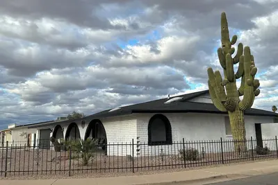 Image de Modern & Spacious 3-Bedroom 2-bathroom Home