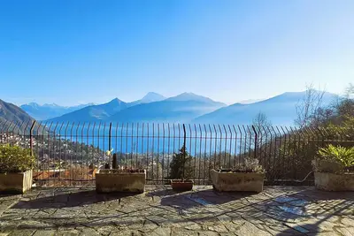 Villa Foresta Menaggio (Apt Como) - Nature retreat with stunning Lake Como view
