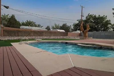Image de Casa Preciosa 4-Bedroom house with inground Pool, WiFi, Ac, and washing machine.