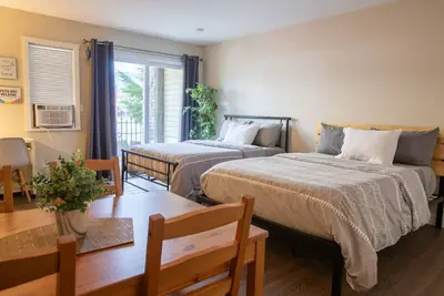 Image de RiversTail Retreat | Pet-Friendly & Steps to The Lake