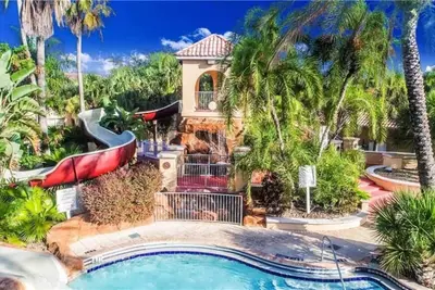 Image de 4 Bdr in Regal Palms Resort!