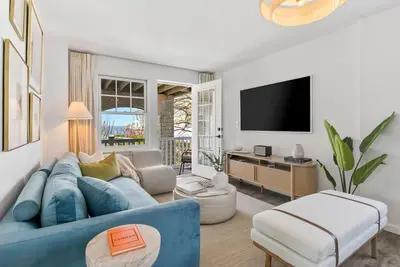 Image de Bayside Retreat with Queen+Bunk Beds and Balcony