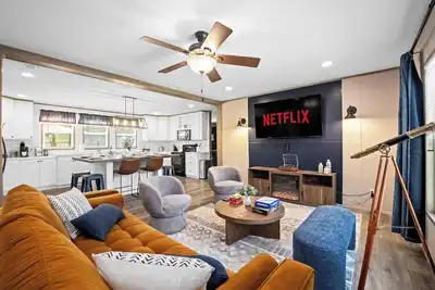 Image de New River Escape -Game Room • Hot Tub • Fire Pit • Yard Games • Sleeps 10+