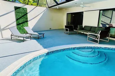 Image de Luxury Villa/Heated Salt Pool/Pool Table/Blackout Blinds/Sleeps 14