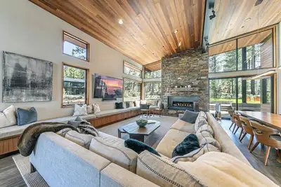 Image de Constellation at Martis Camp by Tahoe Getaways - Monthly Lease w Hot Tub & Pet Friendly
