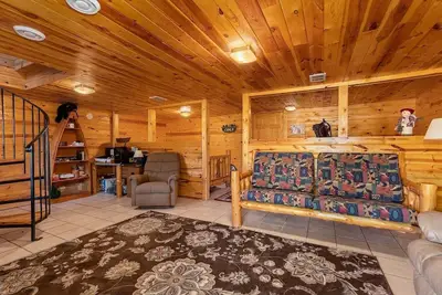 Image de Madden’s West Golf Home. Decks, Views, Walkout. Near Nhra Nationals & Lakes Jam