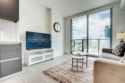Image de Enchanting 1 Bedroom Condo with City View