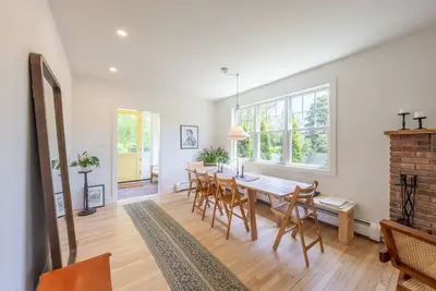 Image de Renovated 3-bedroom house in Bellport Village with Pool