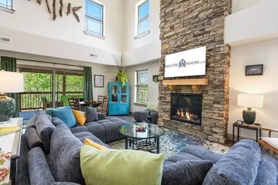 Image de Labor Day Open_Premium Lodge w Water View_Pvt Hot Tub_Free Tickets_Cmty Pool_Near Table Rock