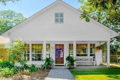 Image de The Porch House off Front Beach