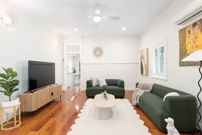 Image de Stylish 4Bedroom Stay Outdoor Dining & City Access