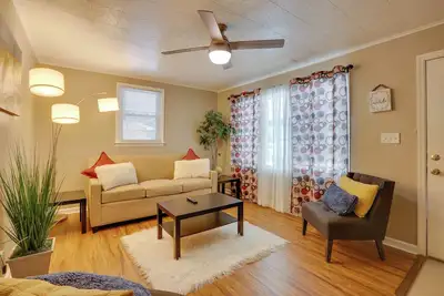 Image de Half-Mi to Dtwn: Hinesville Family Home w/ Yard!