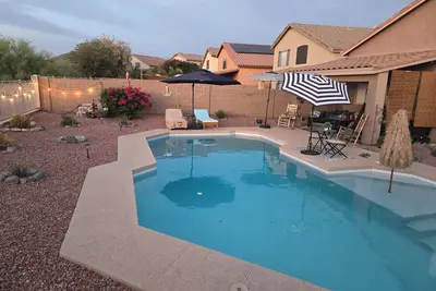 Image de Quiet 4-bedroom house in charming Cave Creek with Ac, WiFi, and Diving Pool