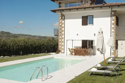 Image de Maison de vacances privée avec Wifi, piscine privée, climatisation, Tv, patio, vue panoramique