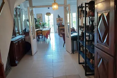Image de Appartement spacieux duplex plein centre du village à 10 minutes de la plage