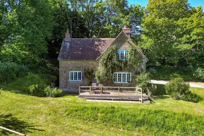 Image de Luxury 2 Bed Woodland Cottage on Rewilding Estate