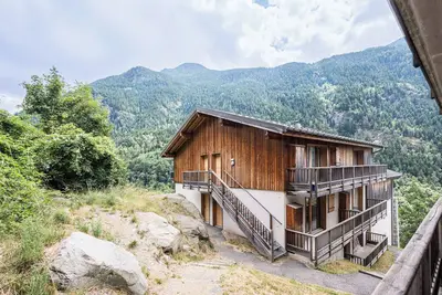Image de Appartement 'Spa Fleures D'Orelle' avec vue sur la montagne, terrasse privée et Wi-Fi