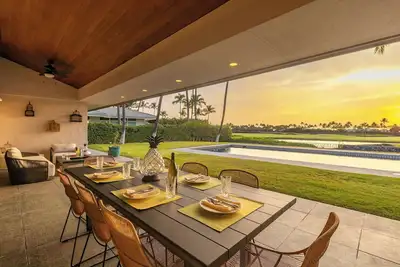 Image de New Listing • Private Pool • Walk to Ml Beach Club• Discounted Intro Rates