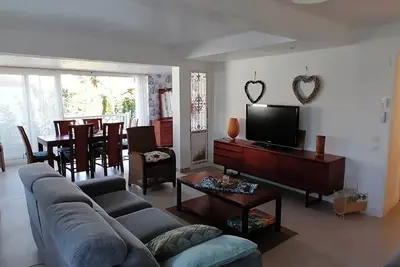 Image de Grand Appartement Ă Hendaye avec jardin privatif
