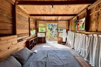 Image de Dancing Hearts - A wooden 2-bedroom house in a pine valley, Dalat, VietNam